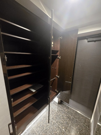 四条烏丸クロスマークの収納|シューズボックスです。