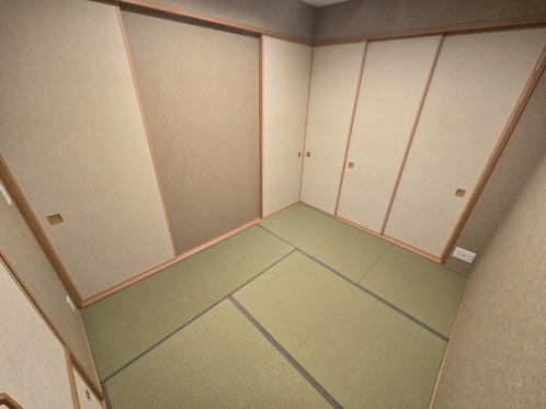 四条烏丸クロスマークの和室