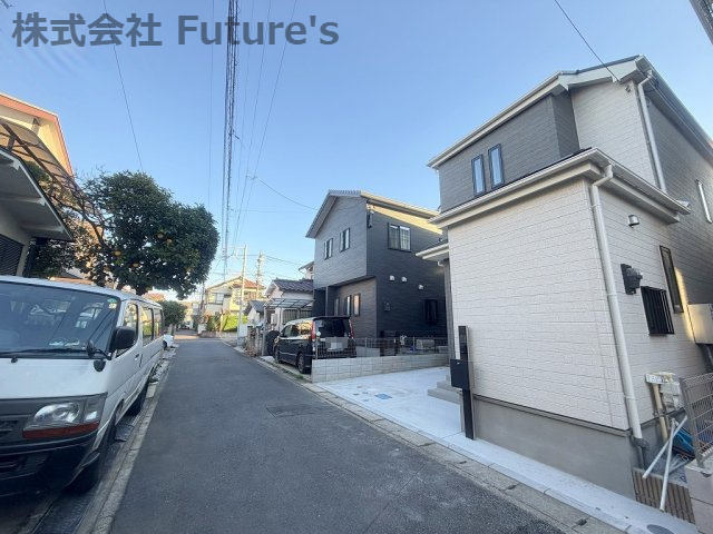 三郷市戸ケ崎3丁目　新築戸建　全1棟の前面道路含む現地写真|前面道路含む現地写真です。