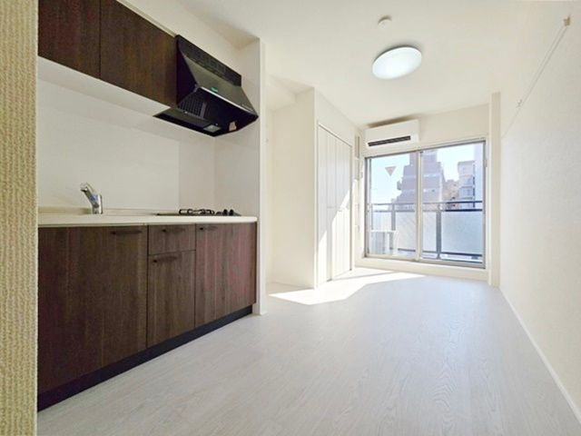 b’CASA KOIWA 2ndの居間・リビング