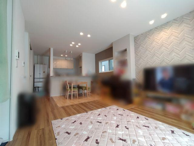 朝倉甲　中古戸建（築浅物件）の居間・リビング|ＬＤＫ　18.0帖