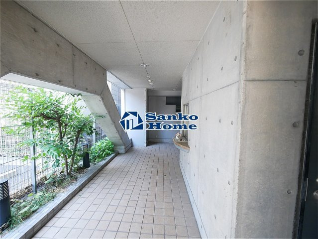 浅草参番館のロビー