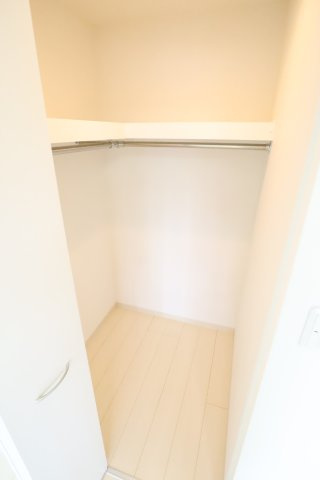 大阪市城東区関目５丁目の賃貸マンションの収納