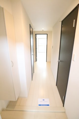 大阪市城東区関目５丁目の賃貸マンションの玄関