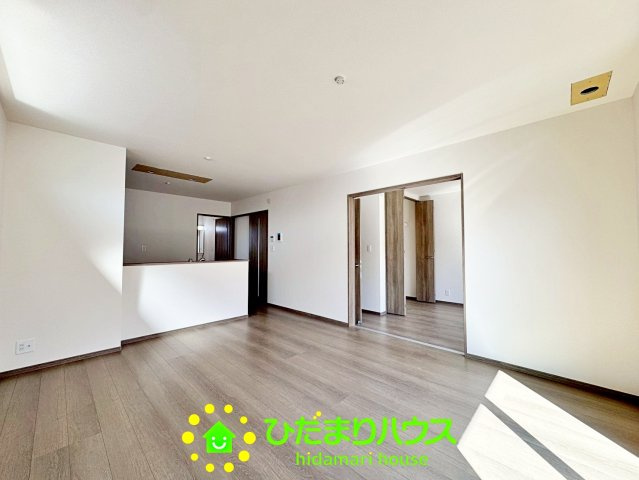 久喜市青毛１丁目6番　新築一戸建て　Bの居間・リビング