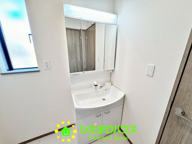 久喜市青毛１丁目6番　新築一戸建て　Bの独立洗面台