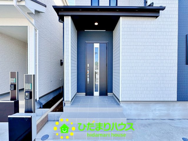 久喜市青毛１丁目6番　新築一戸建て　Bの玄関