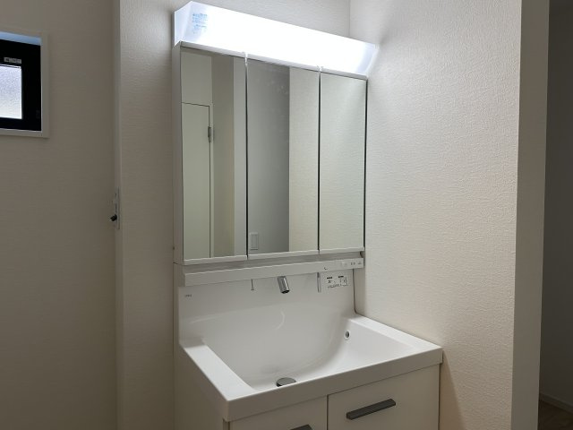 神戸市西区玉津町水谷新築戸建3号棟の独立洗面台