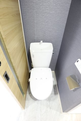 大阪市都島区片町１丁目の賃貸マンションのトイレ