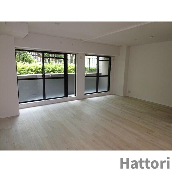 レスカーラ緑地公園の居間・リビング