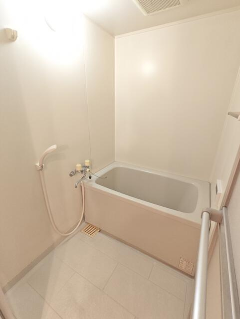 パークサイド長坂の浴室