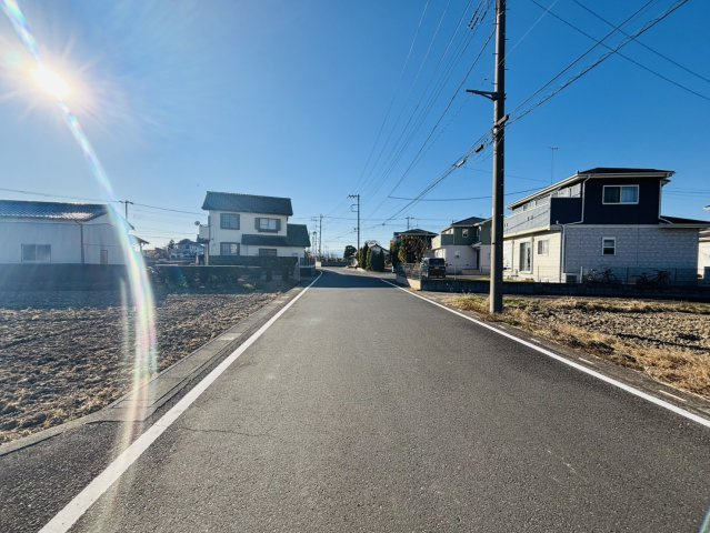 敷地面積118坪　売地　川越市鴨田の前面道路含む現地写真|現地（2025年12月）撮影　前面道路北側７ｍ公道