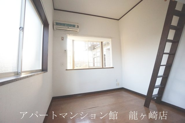 クレストの居間・リビング