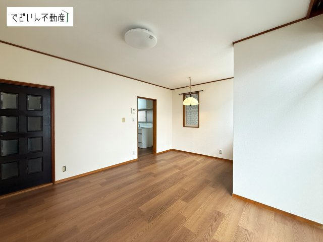 【居間・リビング】 | 久喜市栄1丁目　中古住宅   | 現地(2026年3月撮影)