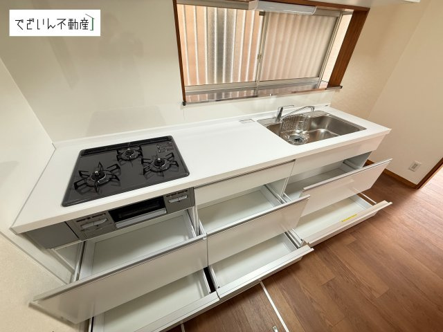 【キッチン】 | 久喜市栄1丁目　中古住宅   | 現地(2026年3月撮影)