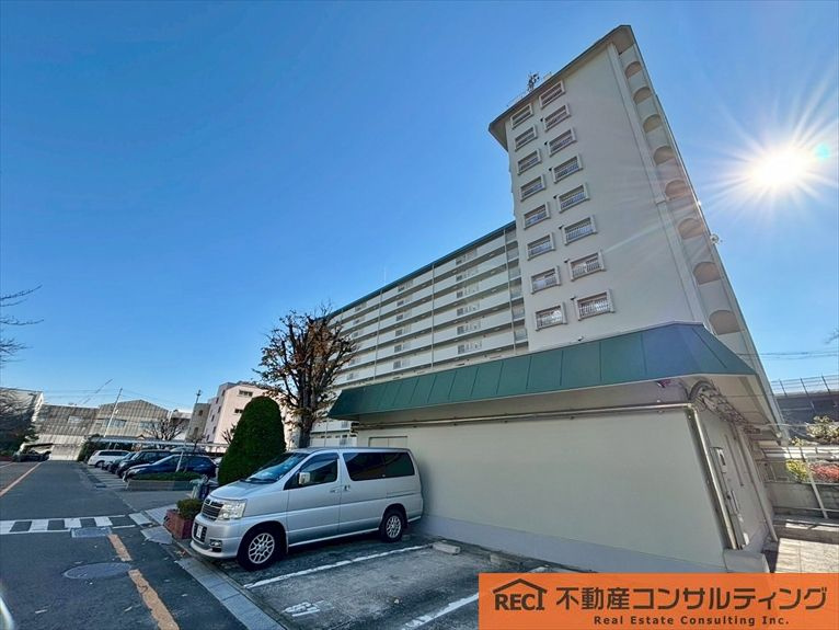 西宮グリーンマンション2号館の駐車場