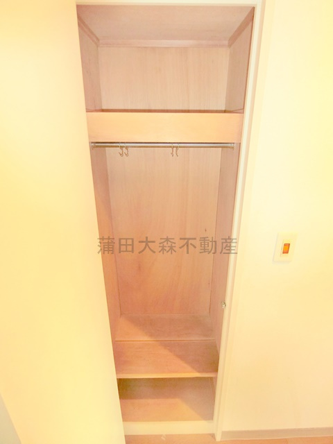 東急ドエルアルス久が原 B棟の収納|玄関前収納