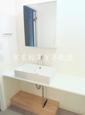 【洗面所】 | アクティ目黒駅前１号棟 | 明るい洗面所です