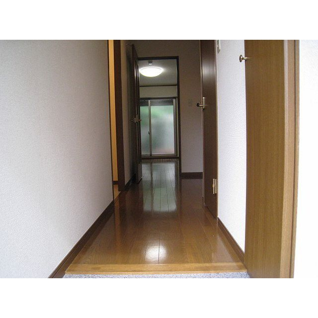 アンプルールフェール CREDO KAWAGUCHIの玄関