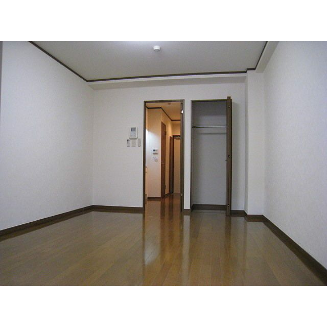 アンプルールフェール CREDO KAWAGUCHIの居間・リビング