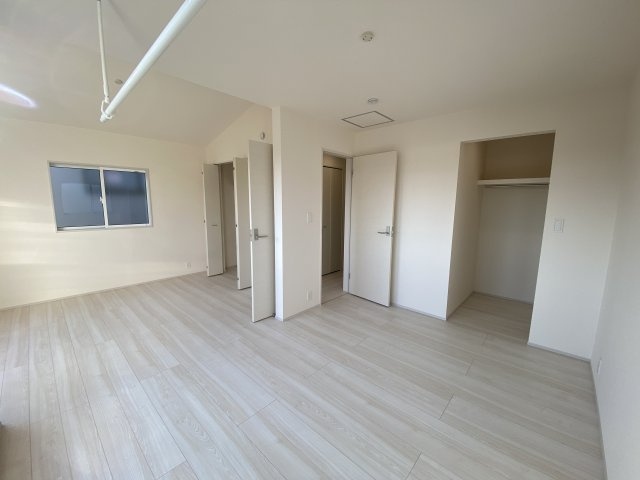 所沢市下安松 全11棟の洋室