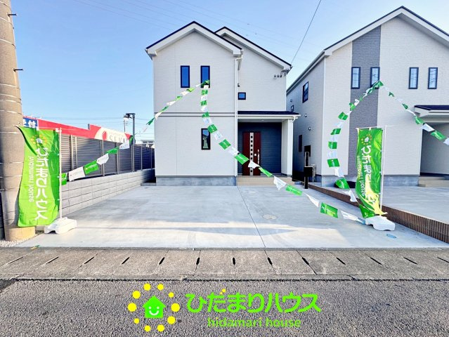 久喜市青毛１丁目6番　新築一戸建て　Dの駐車場|急な来客時にも安心な、並列駐車2台まで可能です。