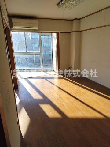 ６６２７３　メゾンファミール岐阜の居間・リビング