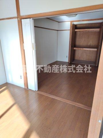 ６６２７３　メゾンファミール岐阜の洋室