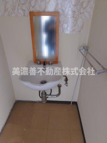 ６６２７３　メゾンファミール岐阜の洗面所