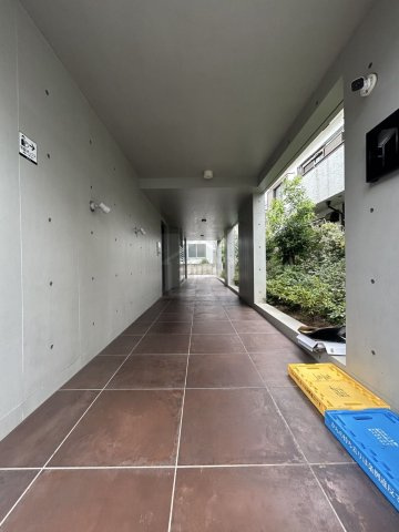 COCOFLAT東高円寺のエントランス