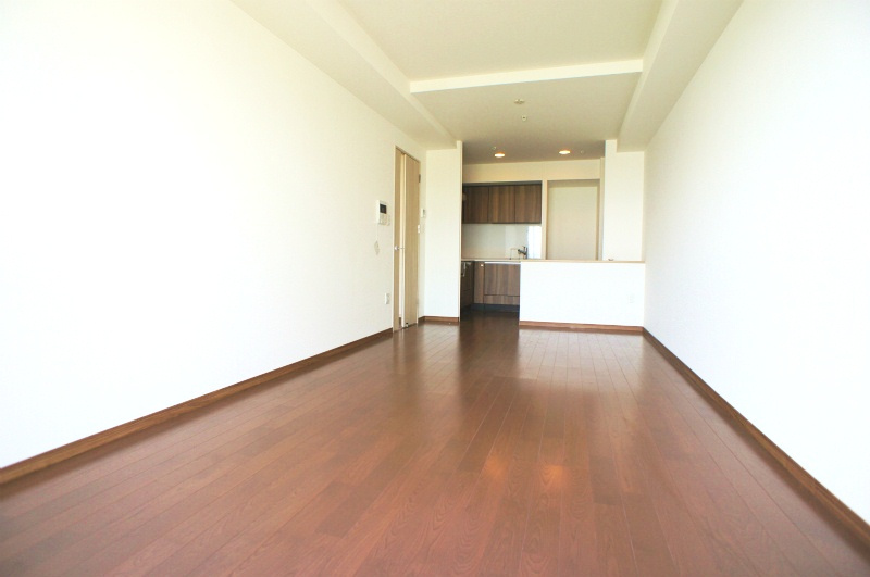 ザ・ライオンズ久留米ウェリスタワーの居間・リビング|こちらの居間で趣味の時間をお楽しみください※別号室の写真です