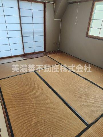 ６６２７２　メゾンファミール岐阜の和室