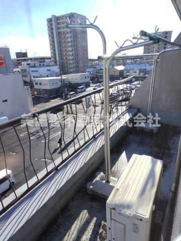 ６６２７２　メゾンファミール岐阜のバルコニー