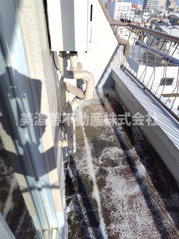 ６６２７２　メゾンファミール岐阜のバルコニー