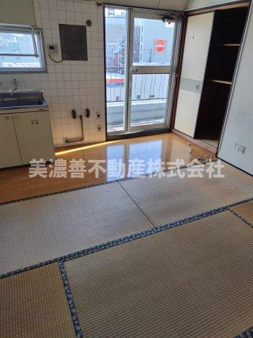 ６６２７２　メゾンファミール岐阜のキッチン