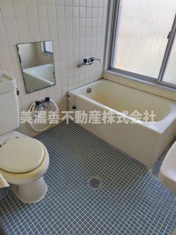 ６６２７２　メゾンファミール岐阜の洗面所