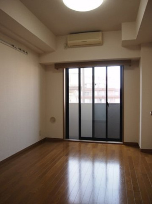 【居間・リビング】 | ルーブル旗の台