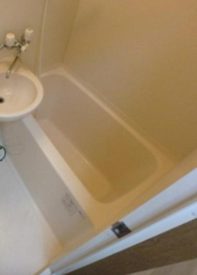 【浴室】 | ルーブル旗の台