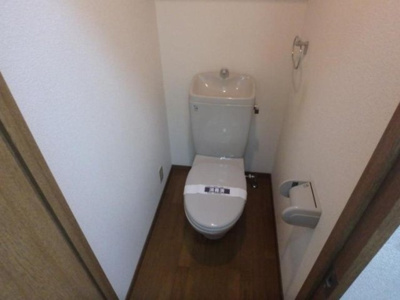 【トイレ】 | ルーブル旗の台