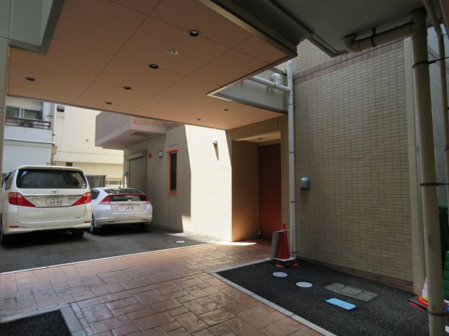 ルネスアーク（Aタイプ）のエントランス