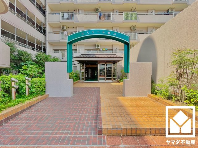 ルミエール桂川のエントランス