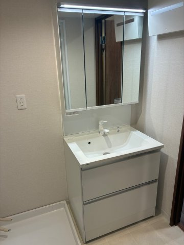 メゾン西灘の独立洗面台