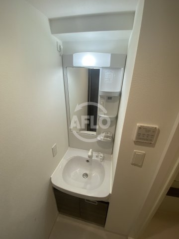 ソルテラスNAMBAフロントの洗面所|ソルテラスNAMBAフロント　洗面所