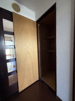 【収納】 | 東大和グリーンタウン3号棟 | 廊下にある収納です。ちょっとした収納があると嬉しいですよね！！