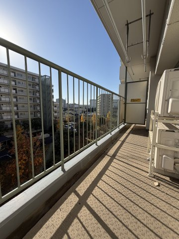 【バルコニー】 | 東大和グリーンタウン3号棟 | 南向きの明るいバルコニーです。