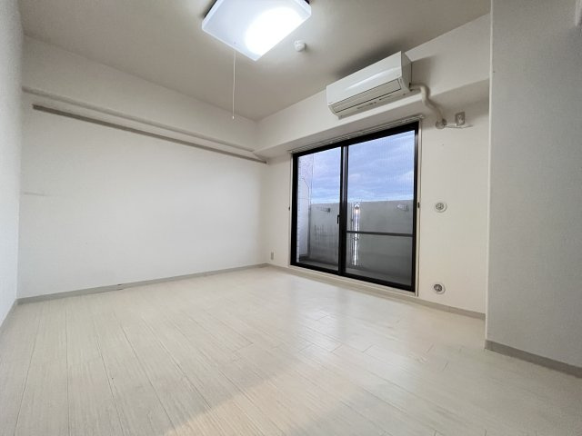 レバンガ長居公園APの洋室