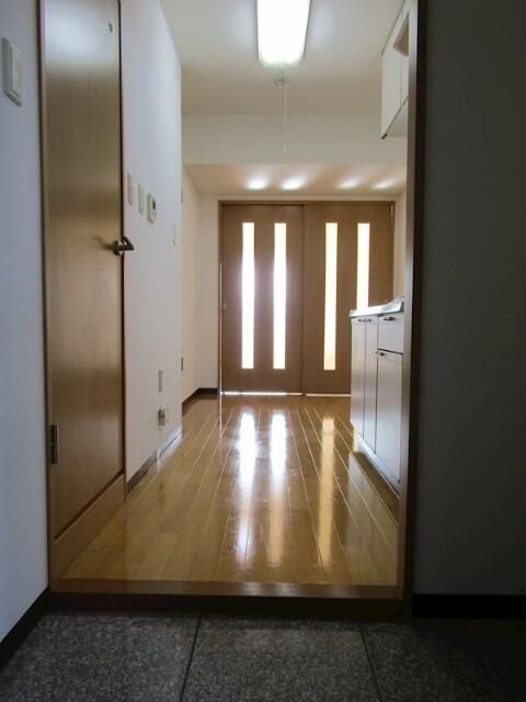 ルーシッドコートの玄関