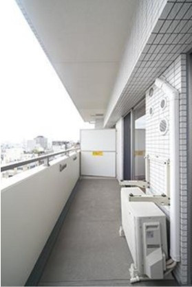 【バルコニー】