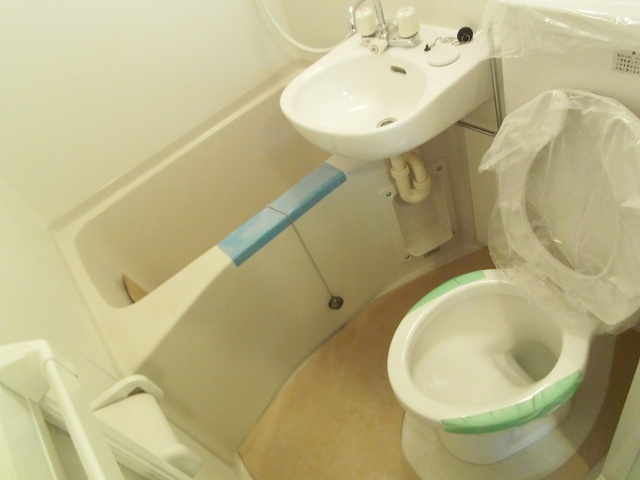 ベルエステート東十条の浴室|バス・トイレは一緒のお部屋です！