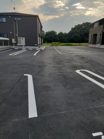 トレスプエンテ　Ⅱの駐車場